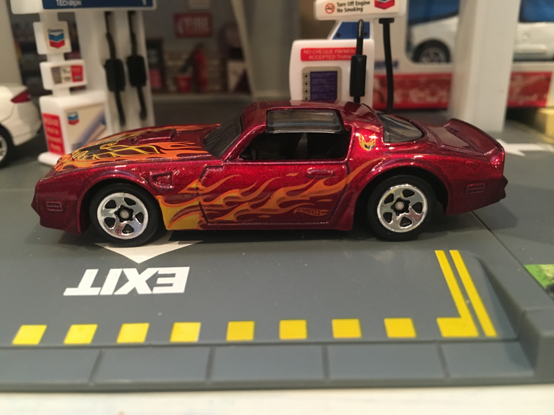 Illustration for article titled HW 1977 Firebird and GL Ford Fusion wheel swapsÂ